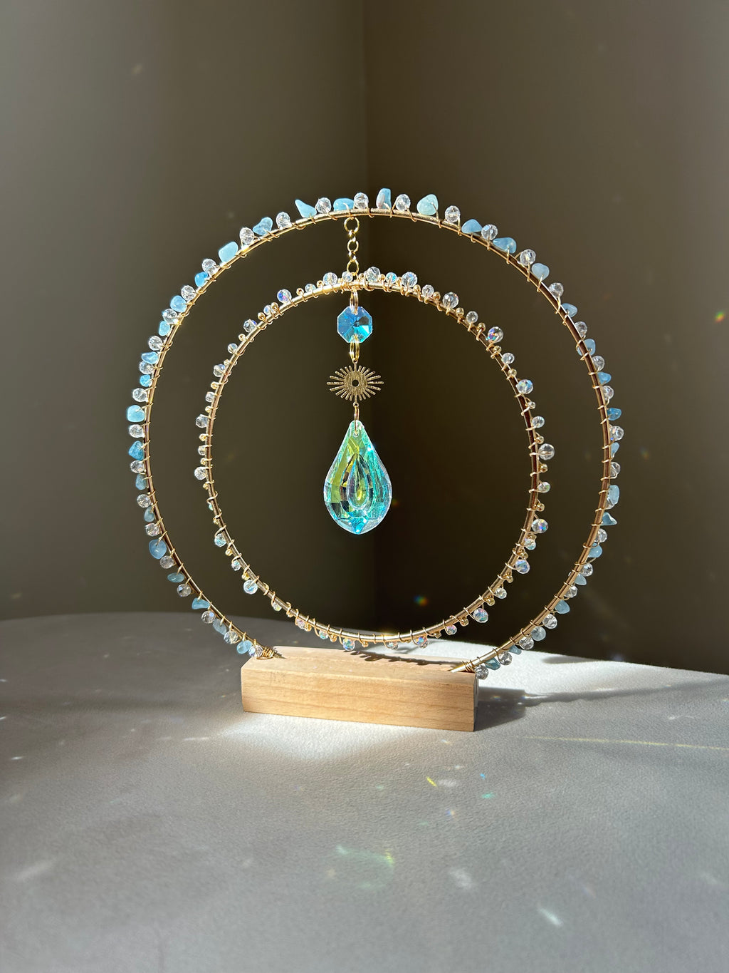 Staande suncatcher - zonnevanger ‘Zina’ met edelstenen