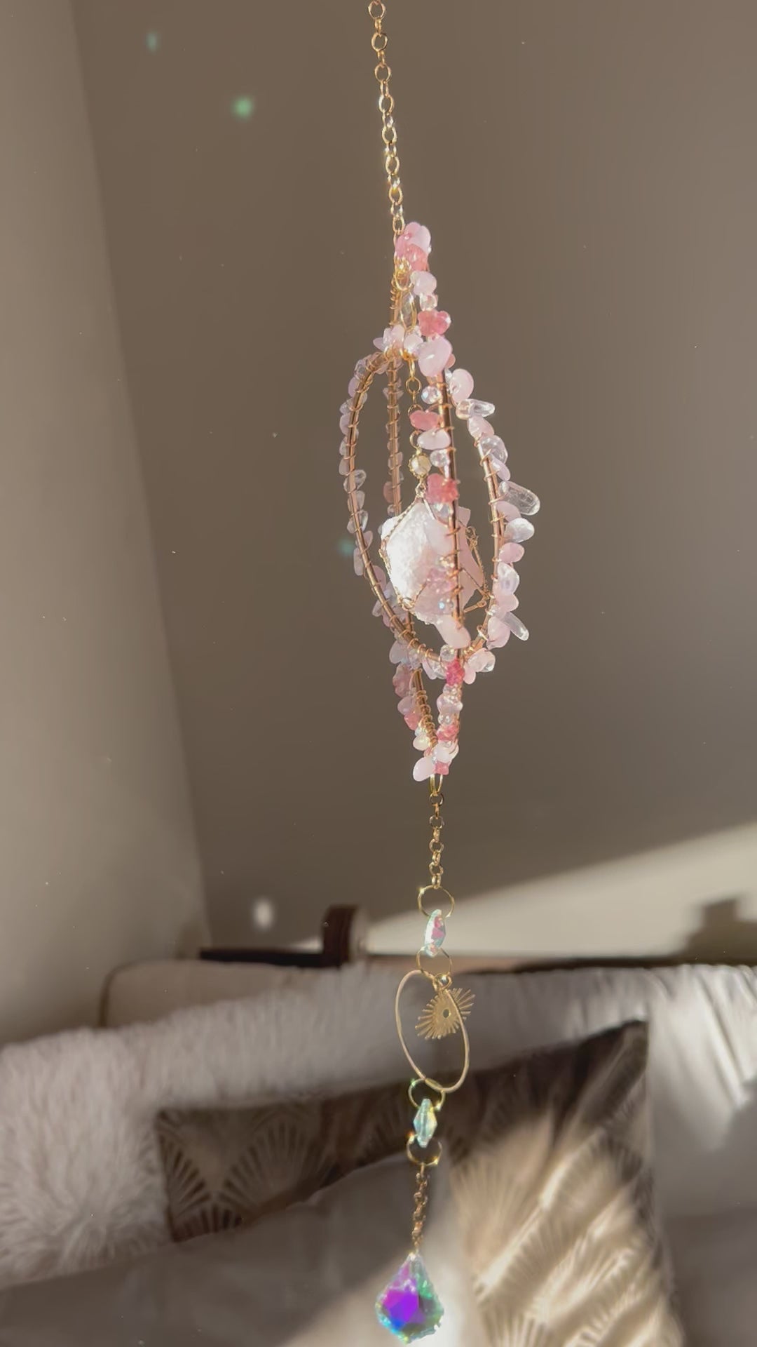 Suncatcher - zonnevanger ‘Elora’ met rozenkwarts, aardbeienkwarts en bergkristal edelstenen